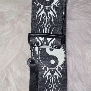 Monochrome Yin Yang Design Guitar Strap NWT